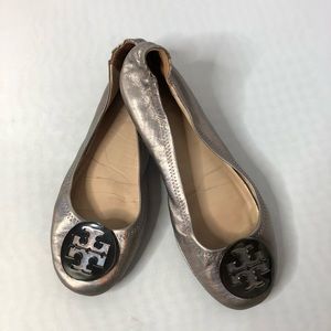 TORY BURCH Reva silver leather ballet flats